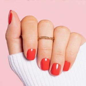 Tulips for Tiffany:  Red Aspen: NEW Short Square Nail Dashes
